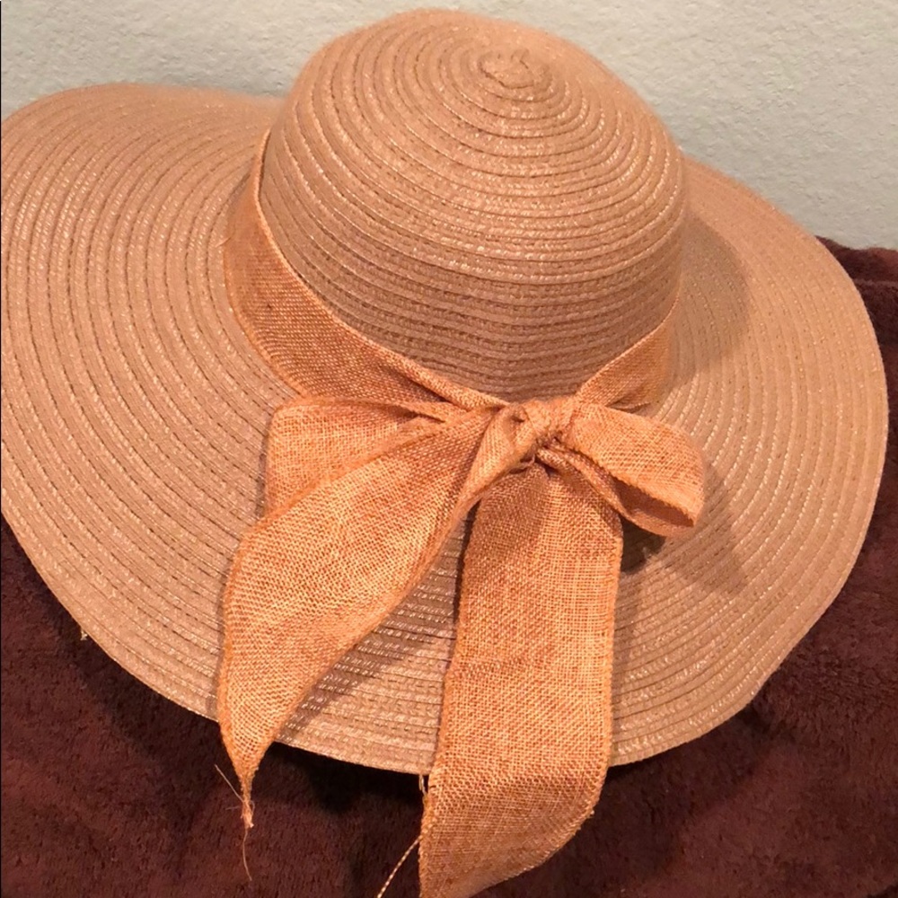 Oversized beach hat!